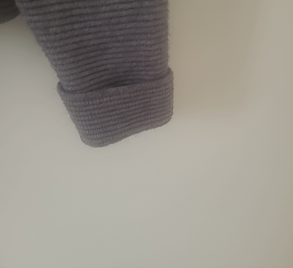 Cropped Cardigan - Picture 7 of 9